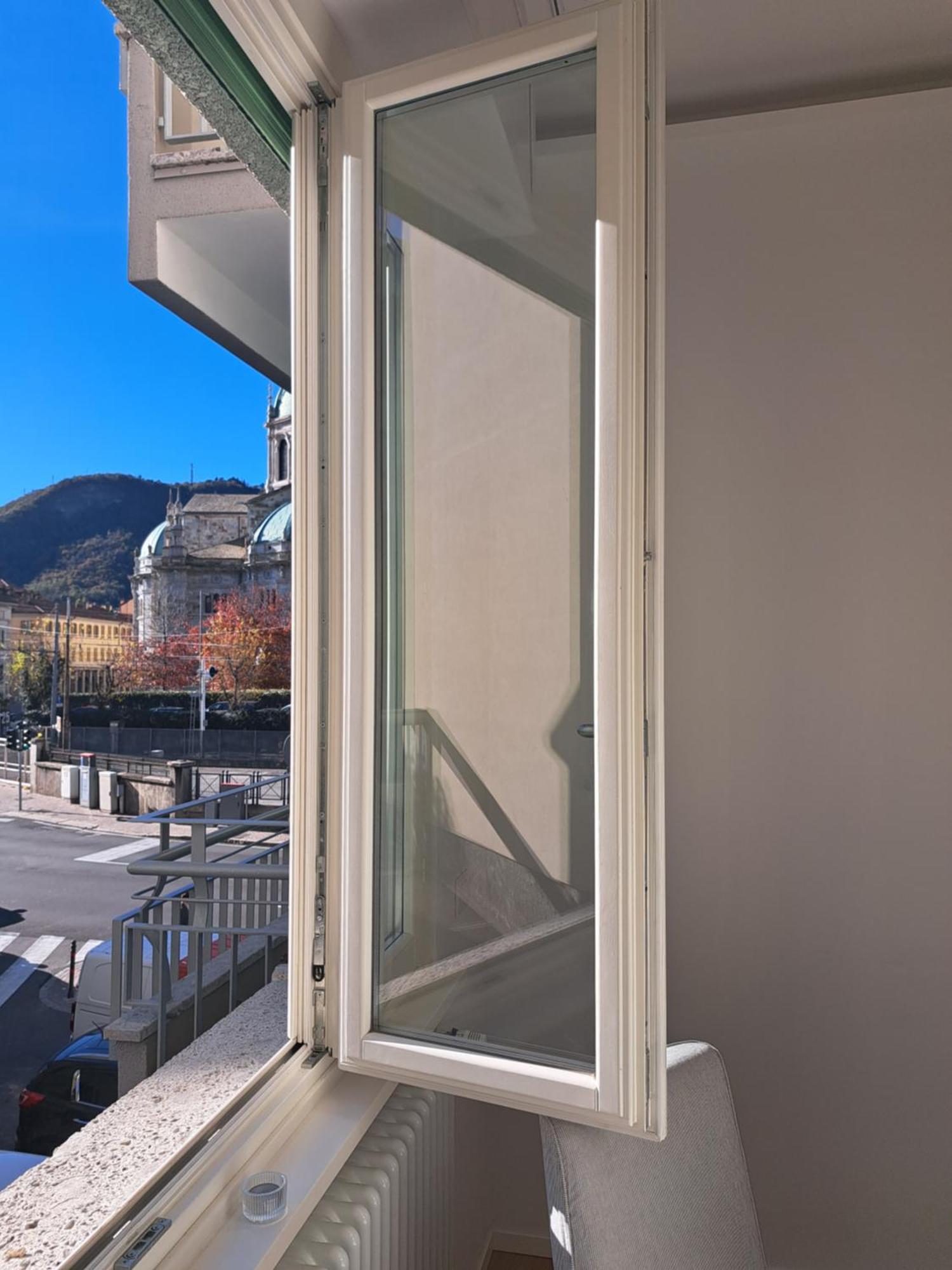 The Window On The Theatre And The Cathedral - Luxury Apartment Como Kültér fotó