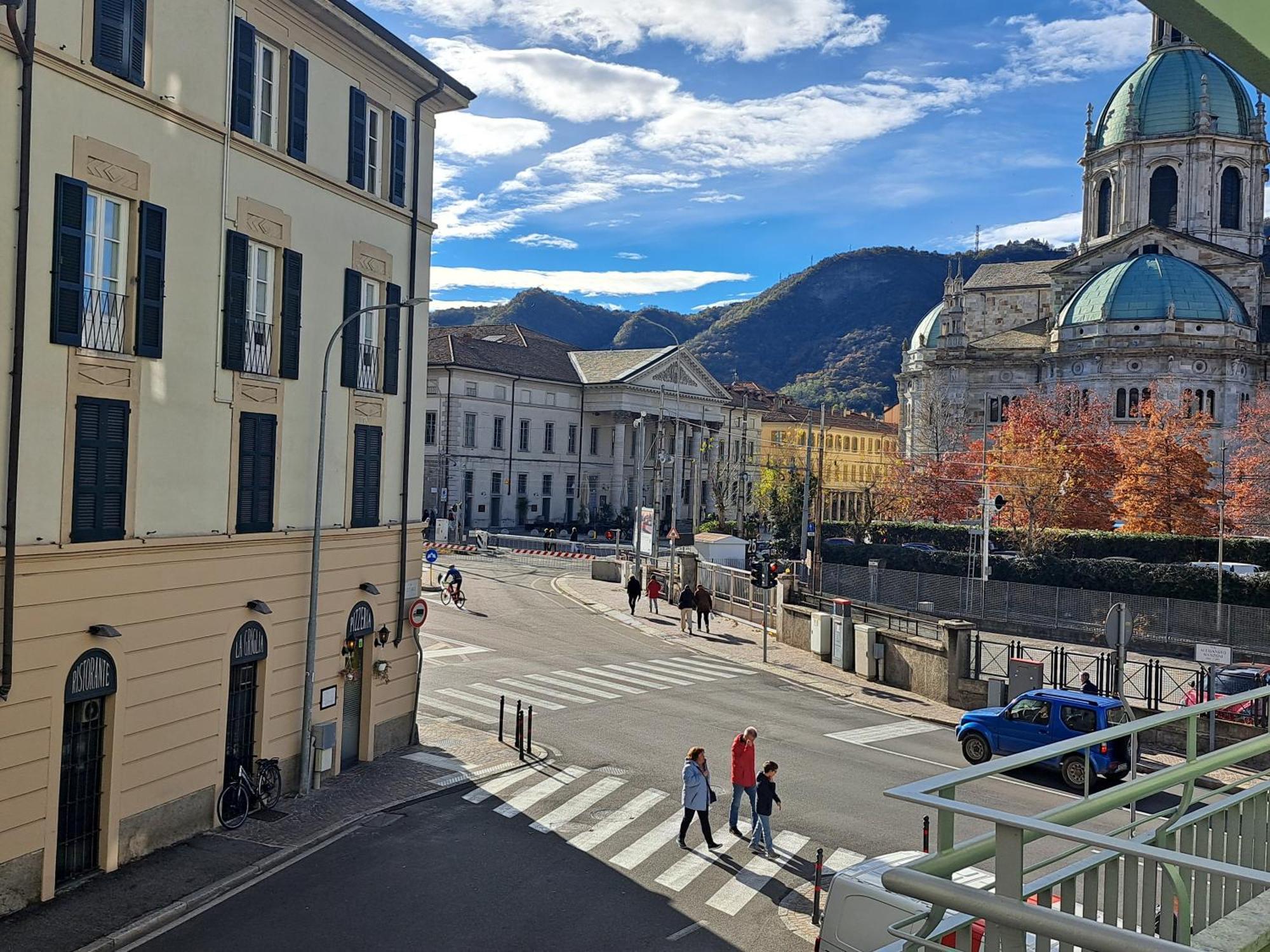 The Window On The Theatre And The Cathedral - Luxury Apartment Como Kültér fotó