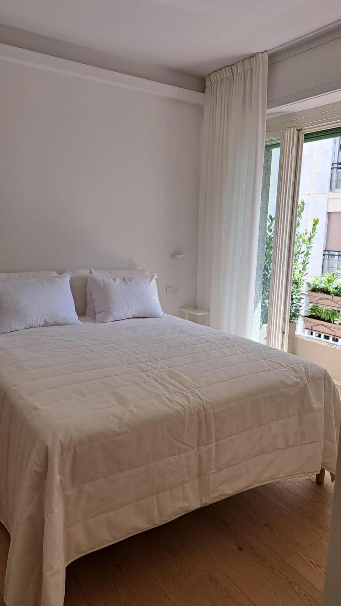 The Window On The Theatre And The Cathedral - Luxury Apartment Como Kültér fotó